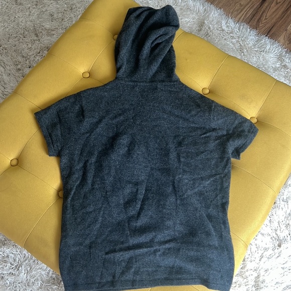 Grey Hooded Cashmere t-shirt size M. Harold’s Cashmere - Picture 3 of 3